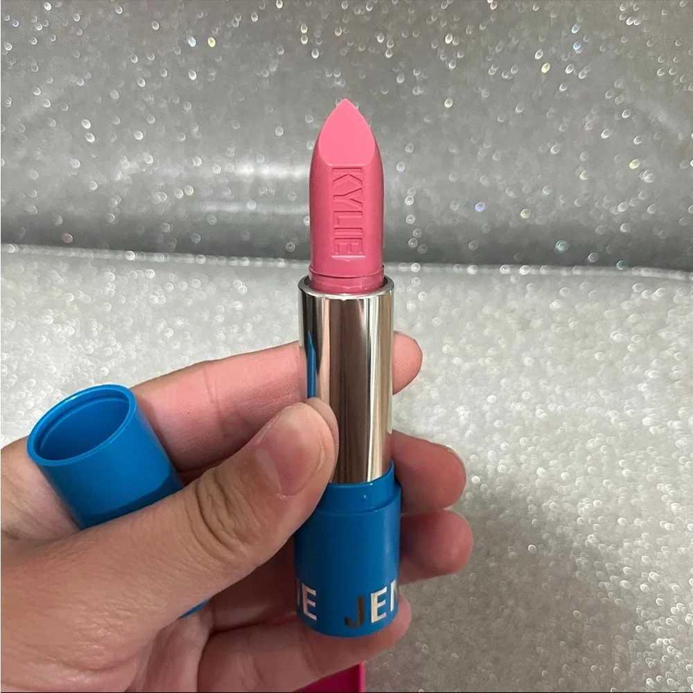 Kylie Cosmetics Matte Lipsticks Birthday Collection - Picture 9 of 10
